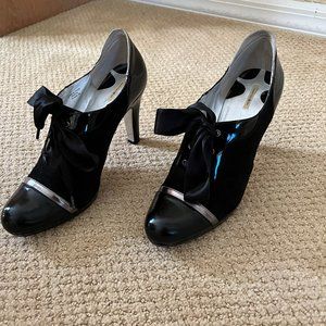 MaxStudio Shoes with FREE Handbag